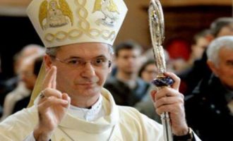 Papa prihvatio ostavku kardinala Bozanića : Zagrebačku nadbiskupiju preuzima  Dražen Kutleša