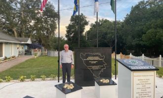 Na Floridi otkriven prvi spomenik žrtvama genocida u Srebrenici i BiH: Trajno svjedočanstvo