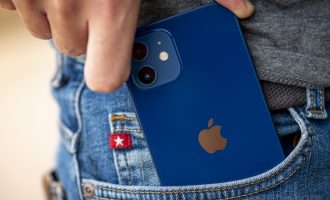 Francuska zabranila prodaju telefona Iphone 12 zbog prevelikog zračenja