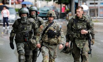 Nakon napada na kosovsku policiju  :  NATO šalje još 200 vojnika na Kosovo