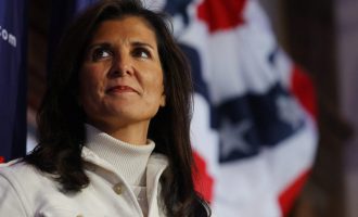 Moćna konzervativna grupa podržala Nikki Haley protiv Trumpa u borbi za republikansku nominaciju