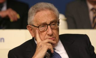 U stotoj godini života : Preminuo Henry Kissinger