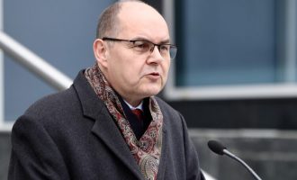 Christian Schmidt odgovorio Komšiću: Ja odluke donosim sam