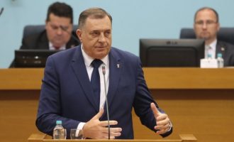 Dodik na posebnoj sjednici NS : RS morati odlučiti da li će nestati ili opstati i da mora podnijeti žrtvu. Bošnjacima je dovoljno 25% teritorije (Video)