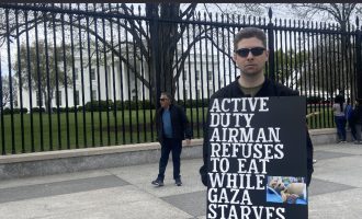 Za civile Gaze: Američki vojnik već šest dana štrajkuje glađu ispred Bijele kuće