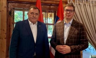 Vučić s Dodikom u Beogradu : Datum Sabora srpskog naroda nakon glasanja o rezoluciji o Srebrenici