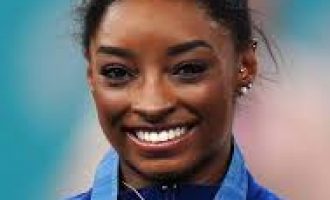 Neprikosnovena Simone Biles ispisala historiju drugom zlatnom medaljom u višeboju