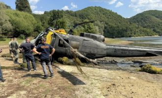 Federalna uprava civilne zaštite : Helikopter OSBiH izvučen iz Jablaničkog jezera (Video)