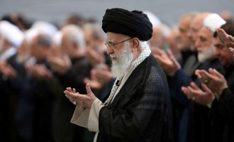 New York Times: Iranski vrhovni vođa ajatolah Ali Khamenei naložio pripreme za napad na Izrael