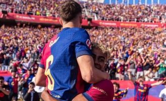 Barcelona slavila u derbiju protiv Espanyola i osvojila 28. titulu Španije  (VIDEO)