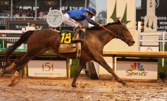 Kentucky Derby : Sovereignty zasluženo nagrađen prestižnom  ogrlicom  od ruža   (Video)