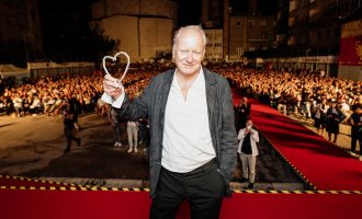 Stellanu Skarsgardu uručeno Počasno Srce Sarajeva
