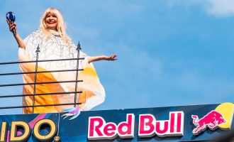 Spektakl u Mostaru : Hanka Paldum zapjevala na platformi visine 27 metara