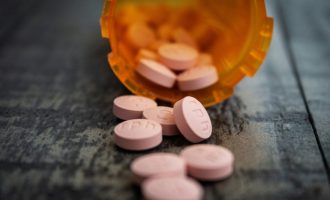 Veliko istraživanje potvrdilo: jeftini lijek kojeg svi imamo u kućnoj apoteci  pomaže u borbi protiv raka crijeva!