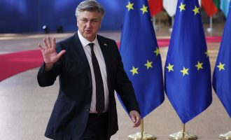 Dr. Jasmin Mujanović : Mlitavi, opsesivni kolonijalizam Andreja Plenkovića