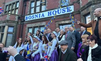 Željko Komšić sa b-h dijasporom u Birminghamu :  Bosna i Hercegovina je duboko ukorijenjena i utemeljena u historiji