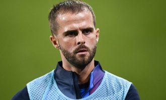 Miralem Pjanić definitivno potvrdio da završava karijeru: Hvala vam svima što ste bili dio ove muzike (VIDEO)