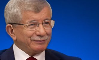 Ahmet Davutoglu : Da bi osigurale primirje s Iranom, SAD moraju odustati od ideološkog rata