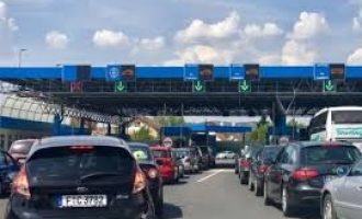 Totalni kolaps : Nezapamćeno duge kolone vozila na graničnim prelazima širom BiH, (Video)