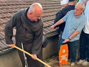 Fra Mirko Majdandžić na dženazi Ismeta Hadžića Mutevelije: “Vidio sam čovjeka. Velikog čovjeka”