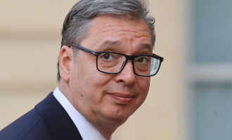 Vučić kaže da zbog službenih obaveza neće biti na pogrebu presuđenom ratnom zločincu Ratku Mladiću