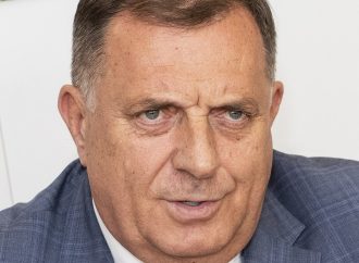 Faruk Kajtaz : “MAGA” prije MAGE! 