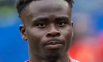 Fudbaler Arsenala Bukayo Saka dobio posebnu nagradu u Londonu. Njegov emotivni govor dirnuo je sve (Video)