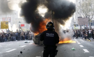 Vruće proljeće dolazi : Španija štedi, narod na ulicama