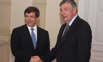 Turski ministar u Sarajevu ; Davutoglu pozvao Dodika i Radmanovića da posjete  Tursku