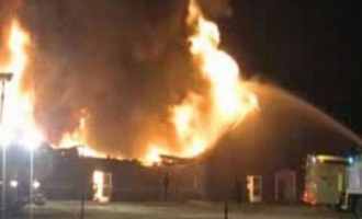 Zapaljena i potpuno uništena džamija u Joplinu(VIDEO)