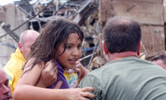 Razorni tornado poharao Oklahomu : Poginula 91 osoba, među njima 20 djece!