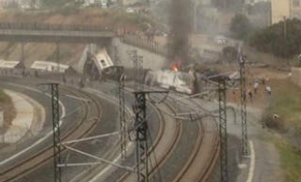Užas u Španiji : Najmanje 70 poginulih u  željezničkoj nesreći u gradu Santiago de Compostela