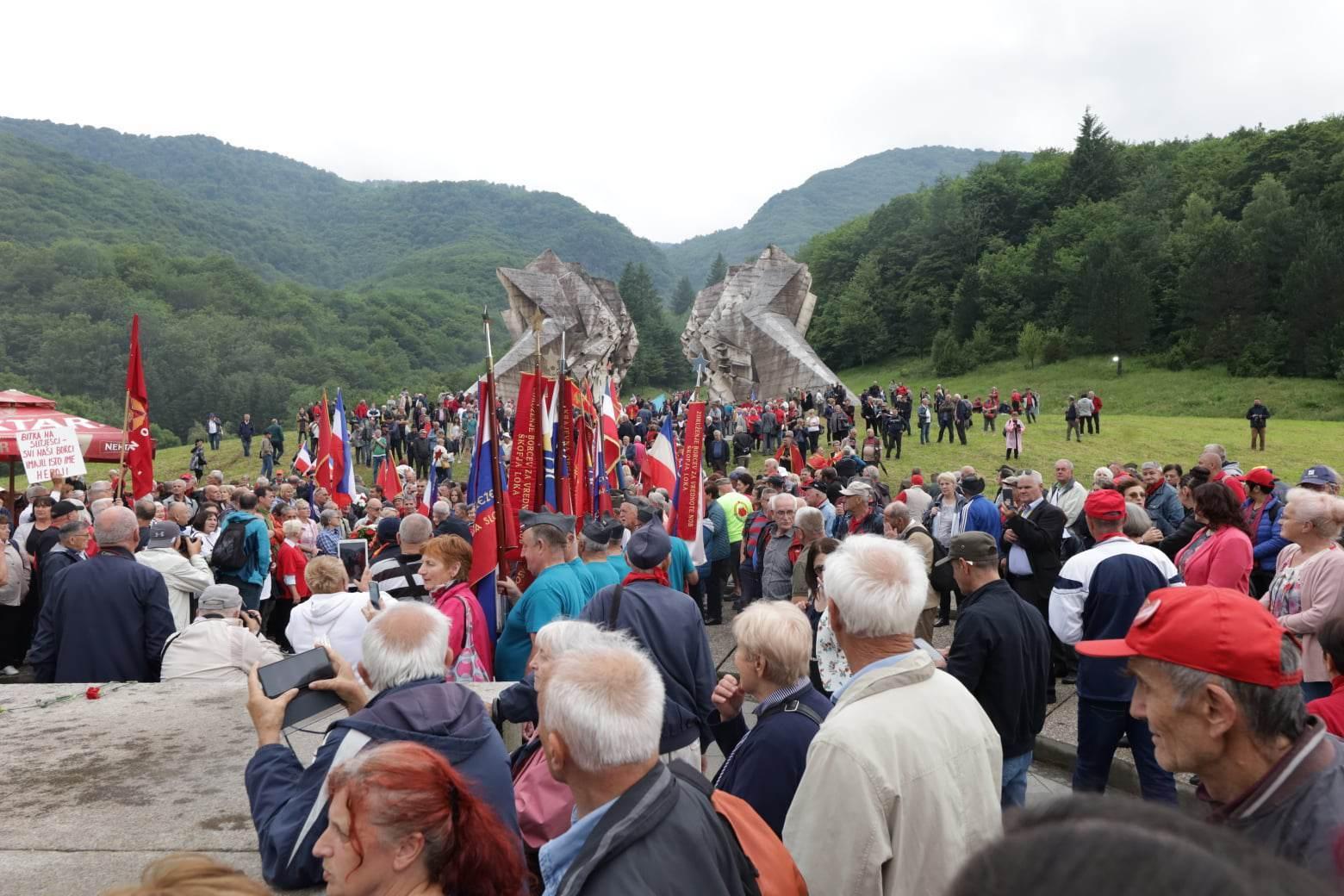 U Dolini Palih Heroja : Na Tjentištu Obilježena 80. Godišnjica Bitke Na ...